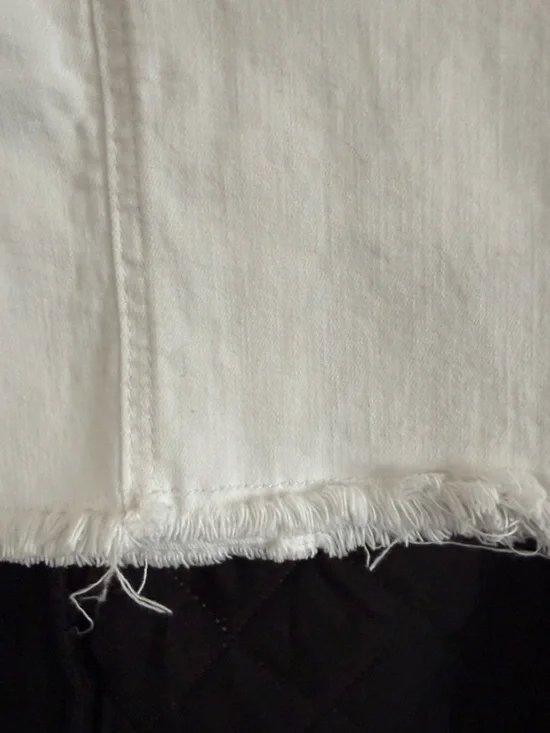 Earl Jean White Denim Mini Skirt Rose Embroidery Raw Hem Size 6 Boho - Picture 5 of 9